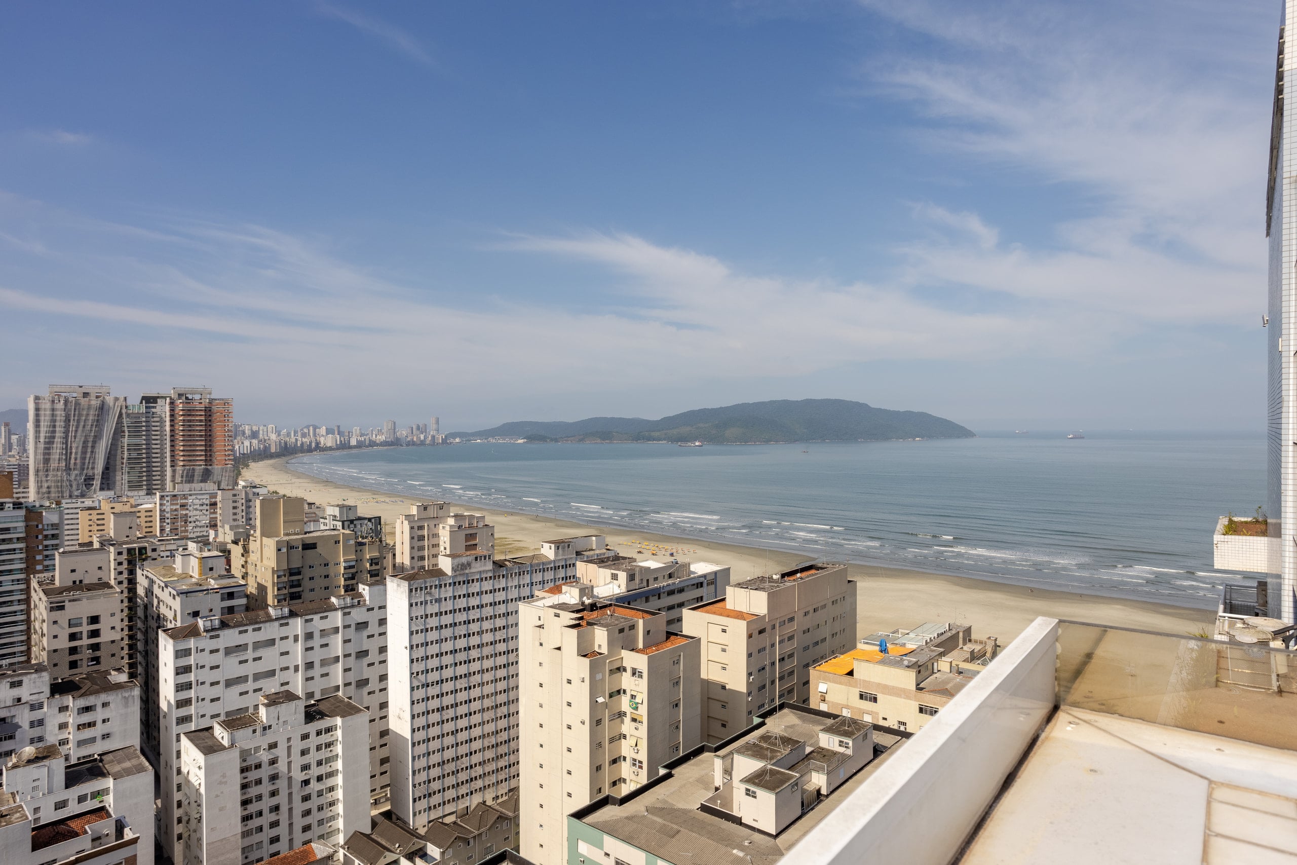 Vista da orla de Santos a partir do terraço do edifício